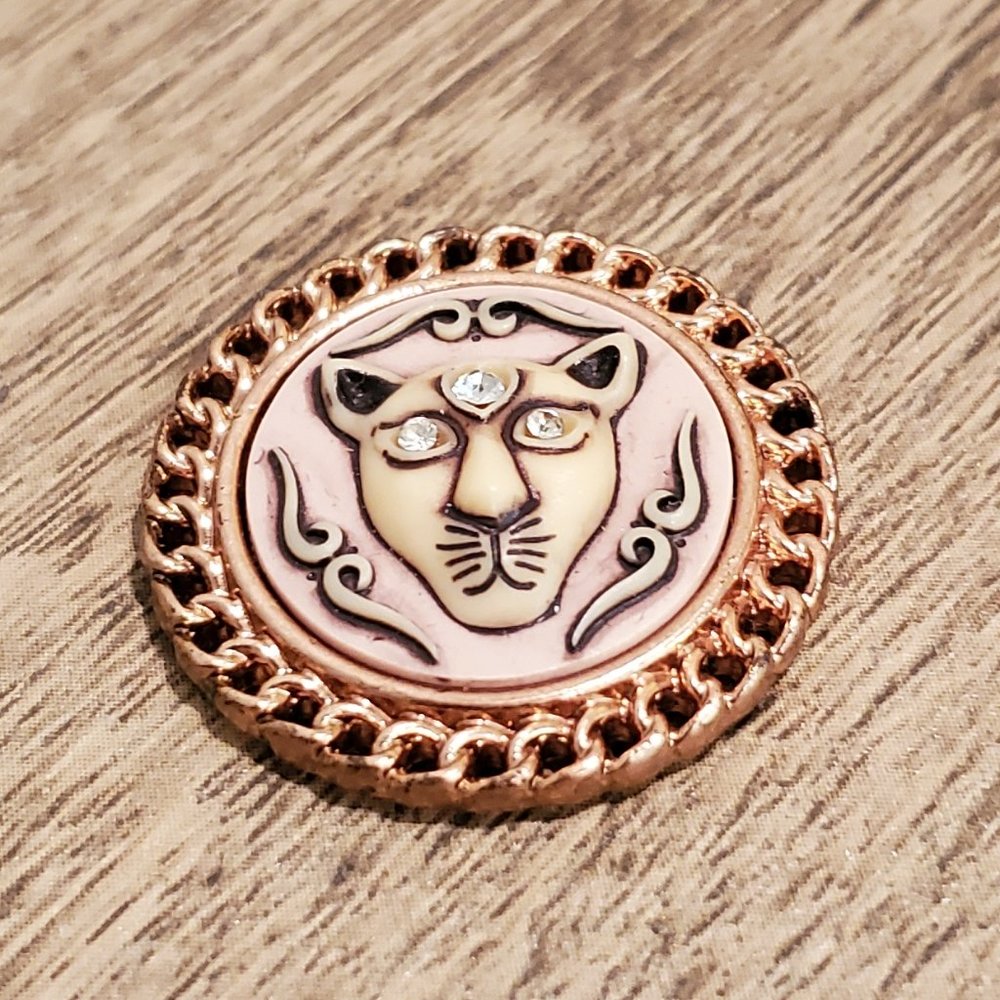 Lioness rose gold pendant